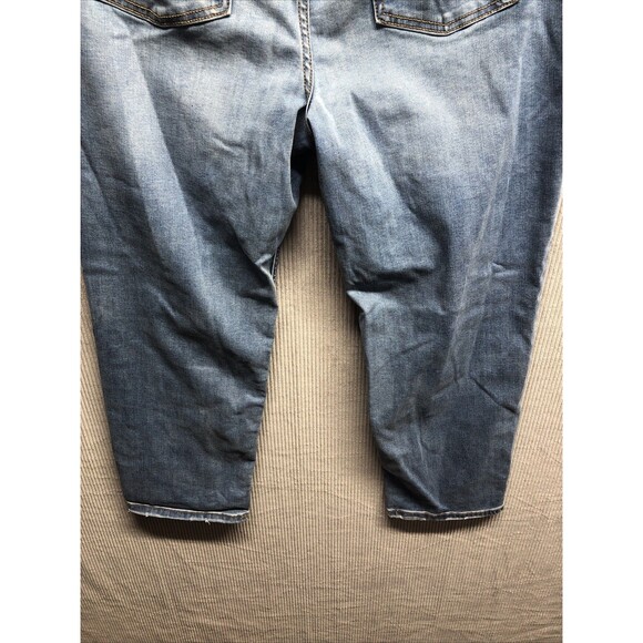 Time And Tru Denim Jeans Size 18 Petite Straight Medium Wash Distressed - Picture 14 of 15